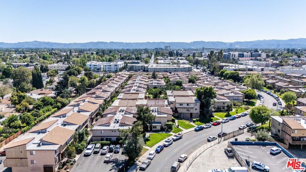 7320 Lennox Avenue L3