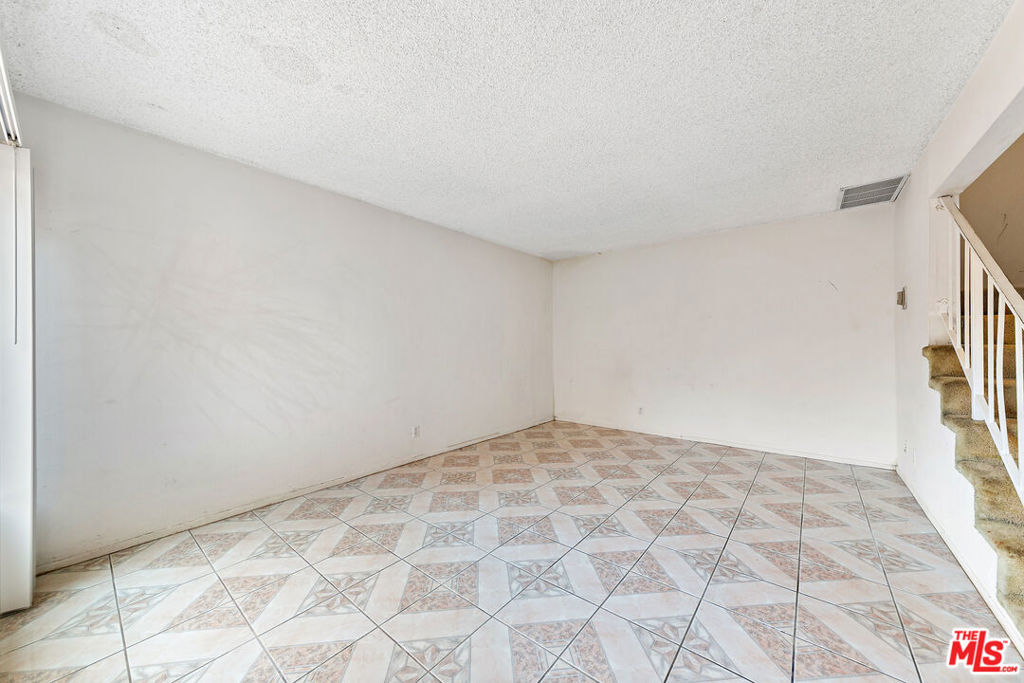 7320 Lennox Avenue L3