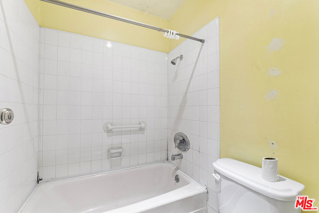 7320 Lennox Avenue L3