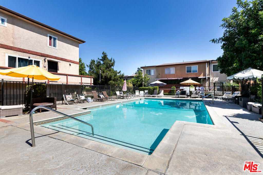 7320 Lennox Avenue L3