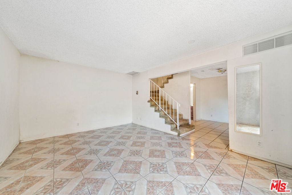 7320 Lennox Avenue L3