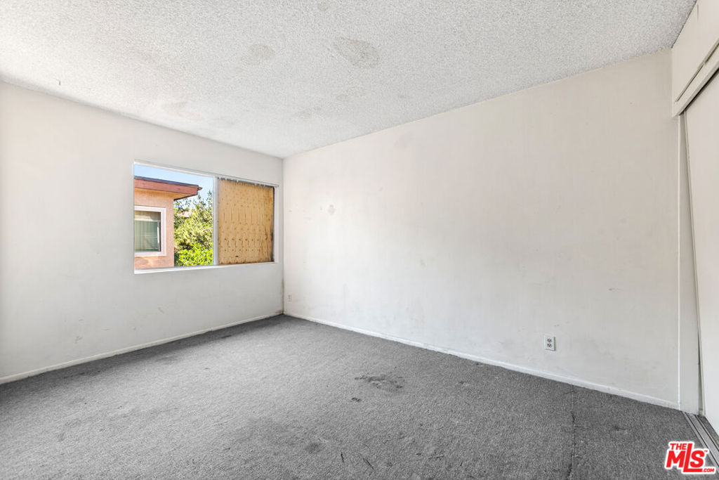 7320 Lennox Avenue L3