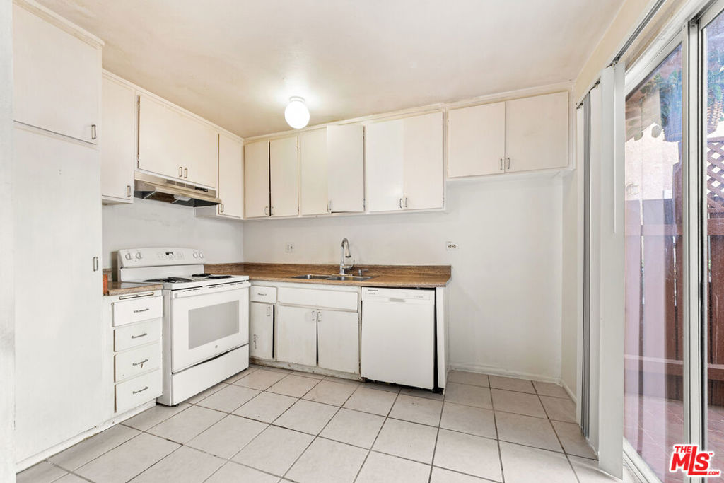 7320 Lennox Avenue L3