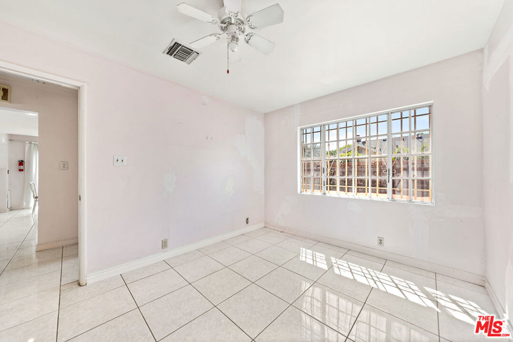 711 N Priscilla Lane