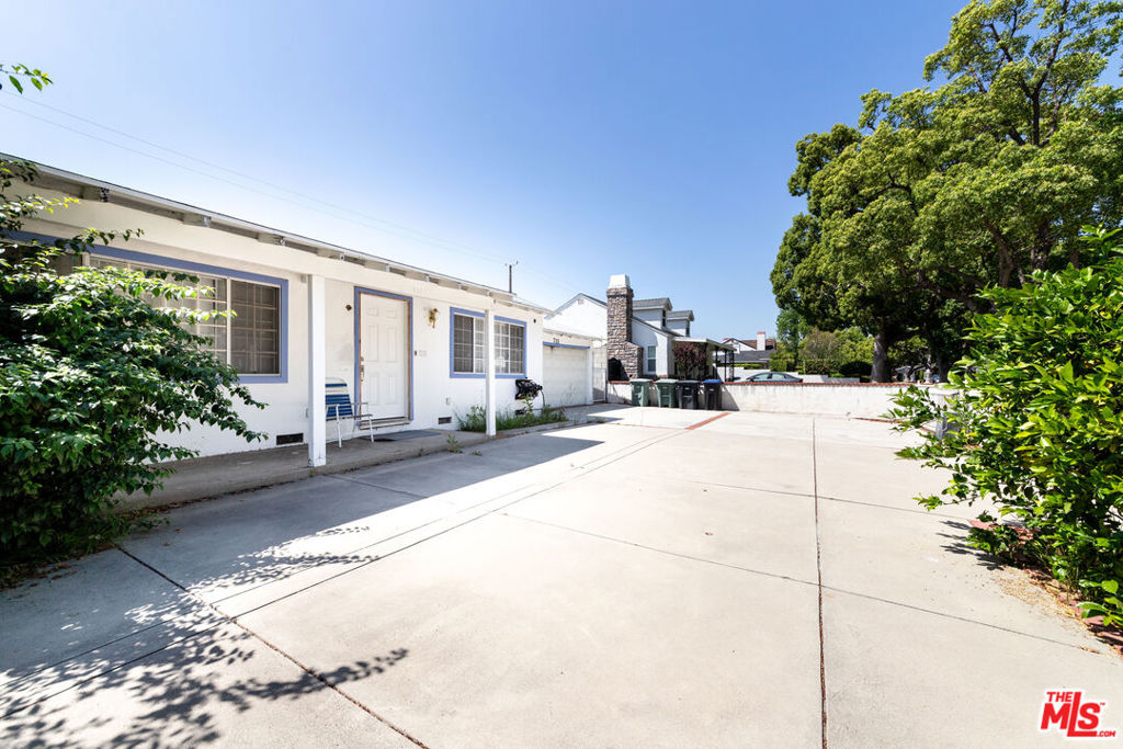 711 N Priscilla Lane