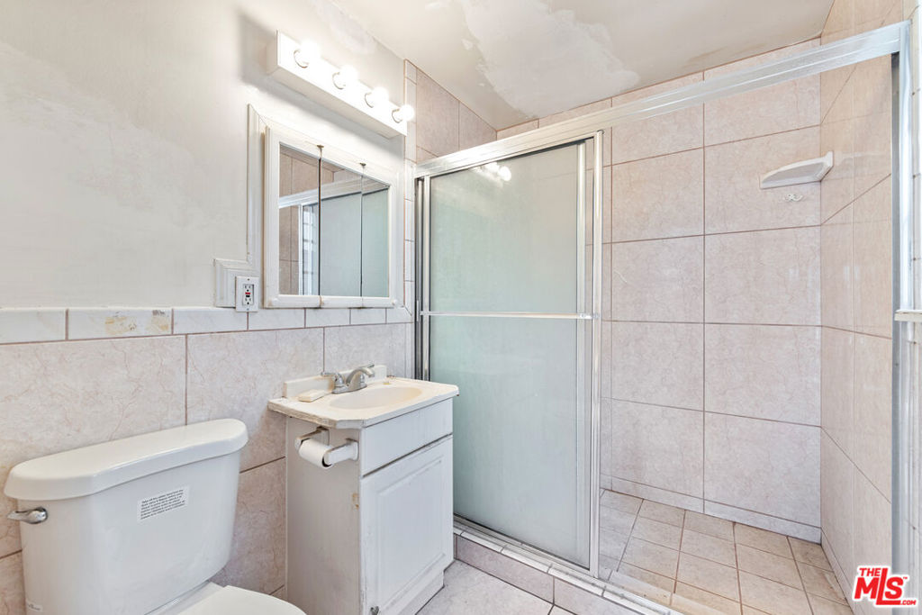 711 N Priscilla Lane