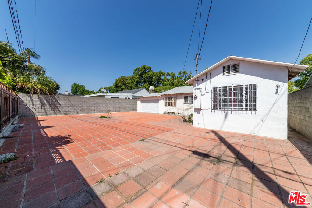 711 N Priscilla Lane