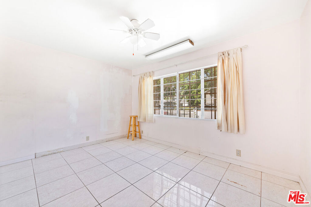 711 N Priscilla Lane