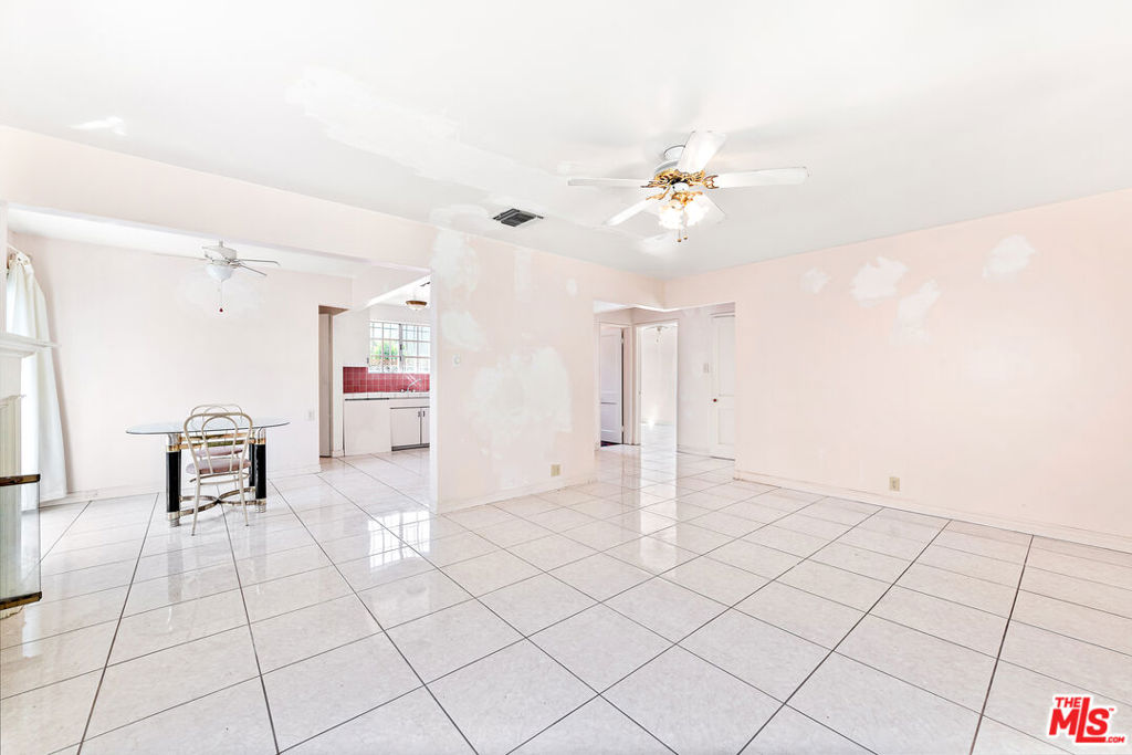 711 N Priscilla Lane