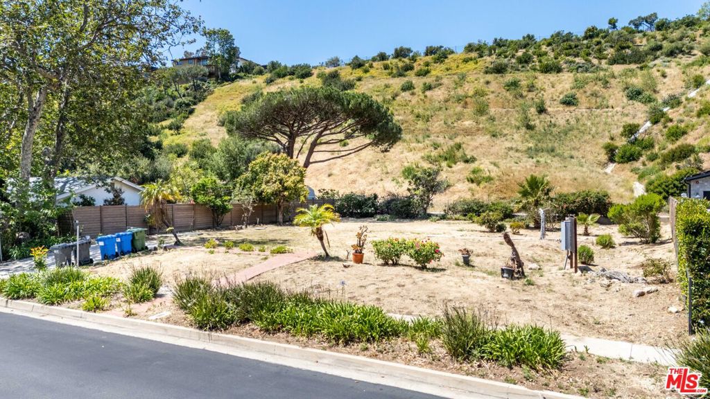 6035 Paseo Canyon Drive