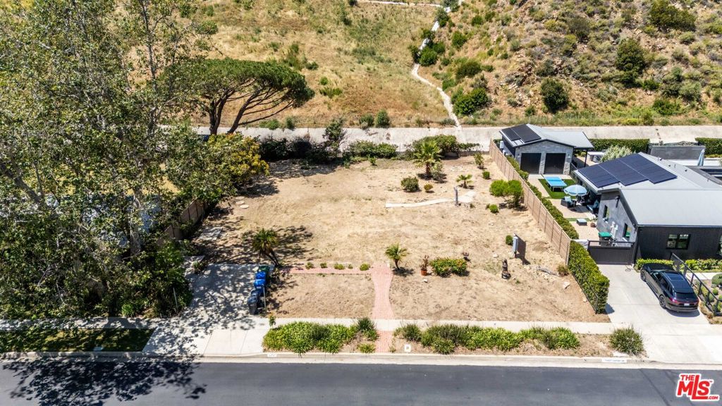 6035 Paseo Canyon Drive