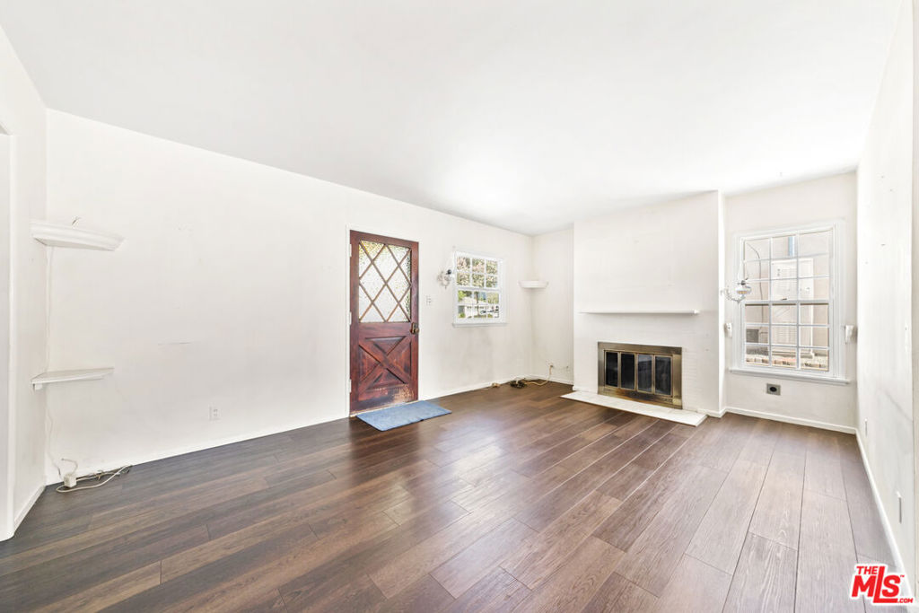 3142 N Naomi Street
