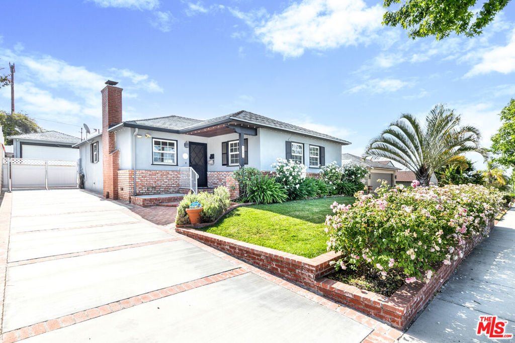 3142 N Naomi Street