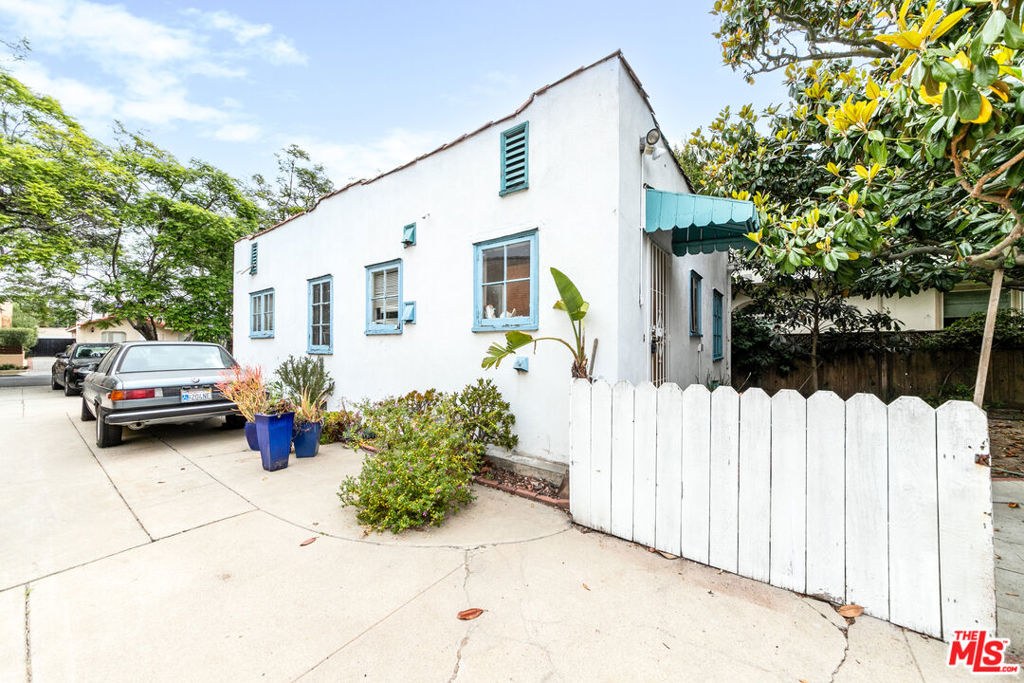 2125 Selby Avenue