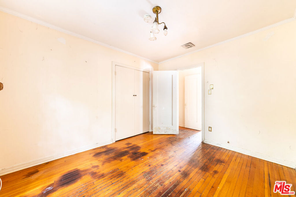 2125 Selby Avenue