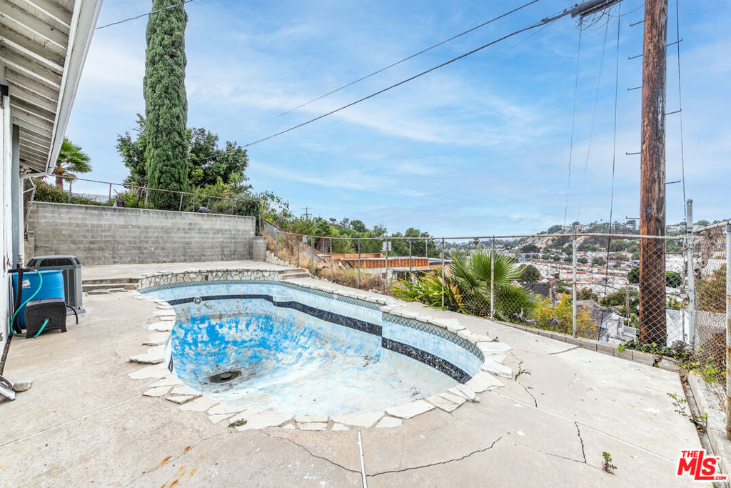 2343 Bullard Avenue