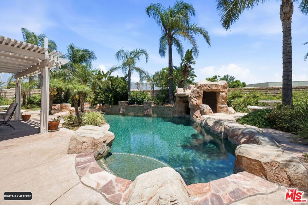 14282 Rideout Court