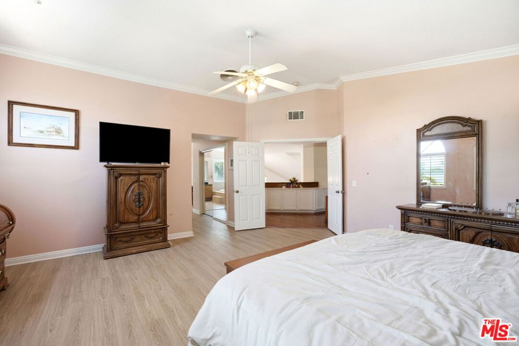 14282 Rideout Court