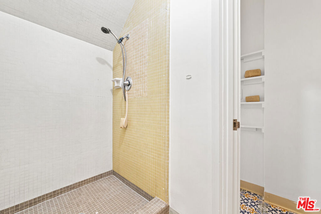 3147 Waverly Drive