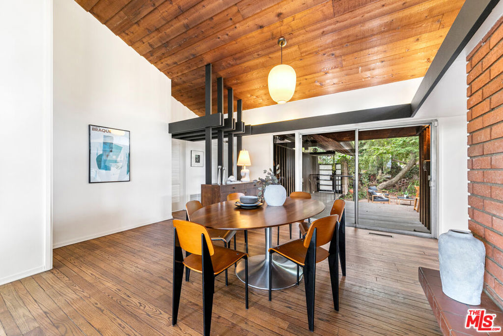 3147 Waverly Drive