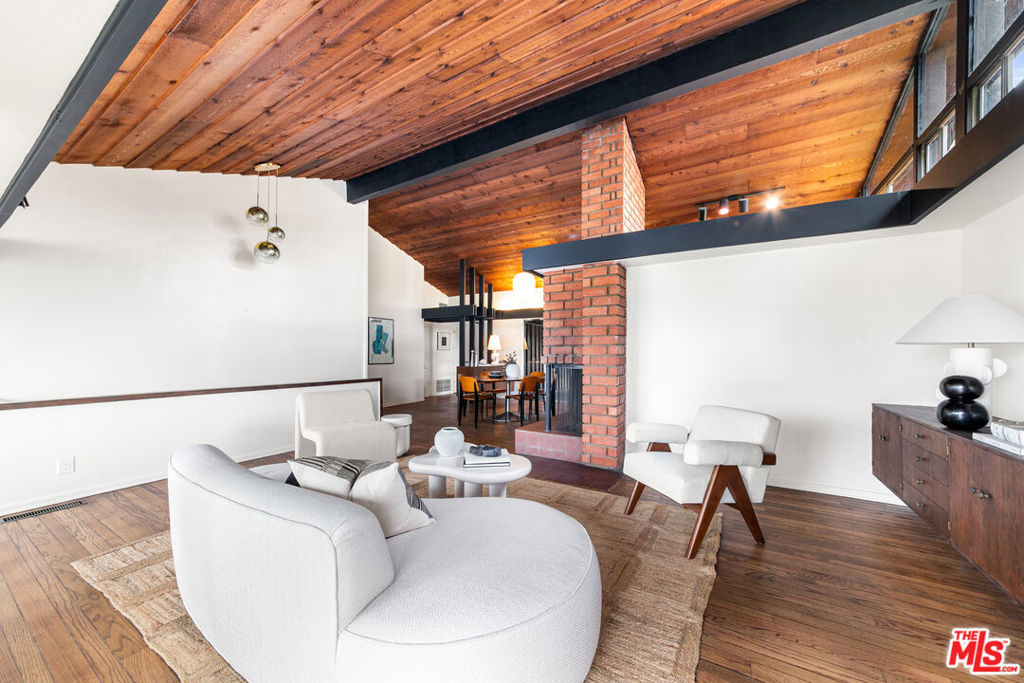 3147 Waverly Drive