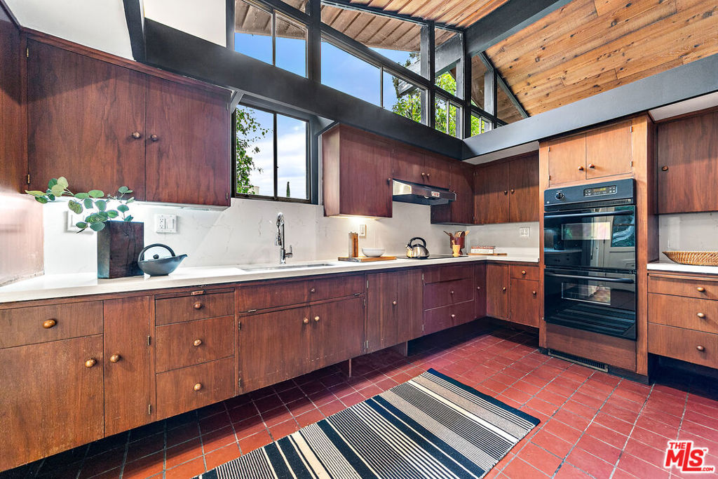 3147 Waverly Drive