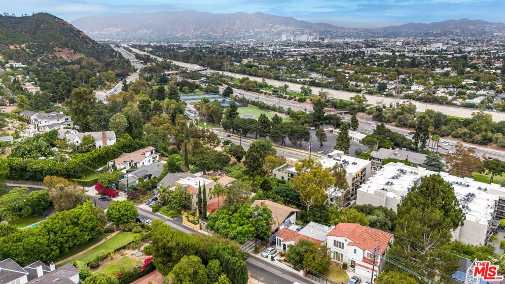 3147 Waverly Drive