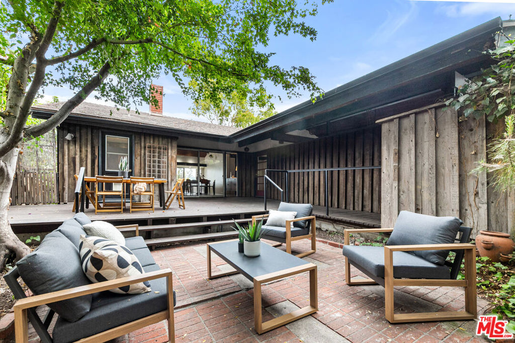 3147 Waverly Drive