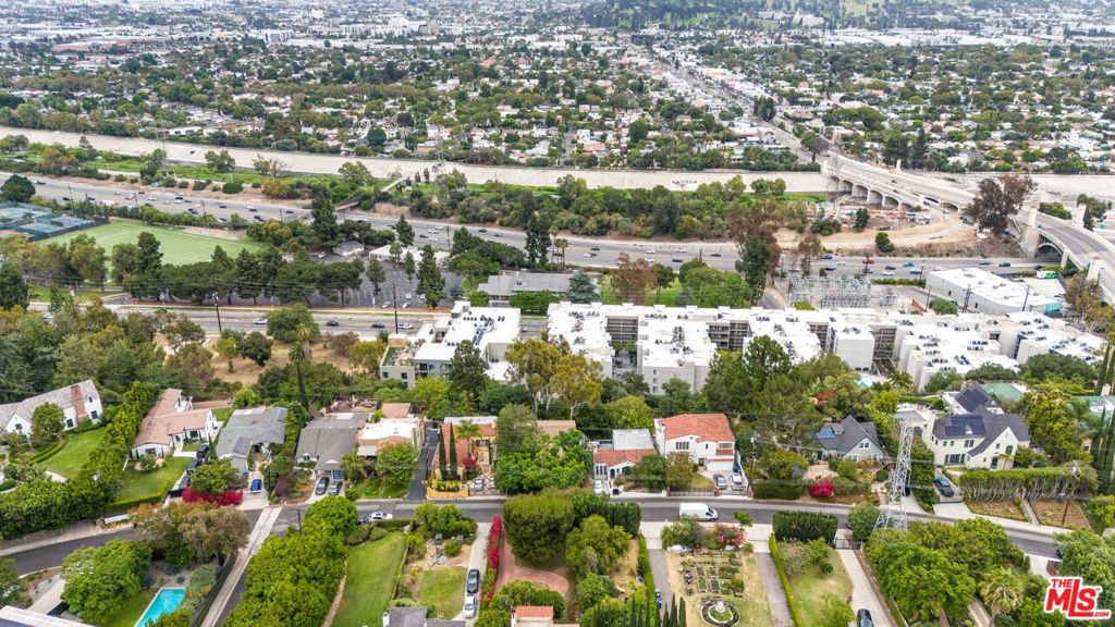 3147 Waverly Drive
