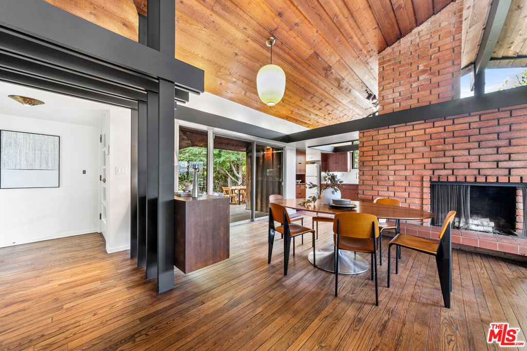 3147 Waverly Drive