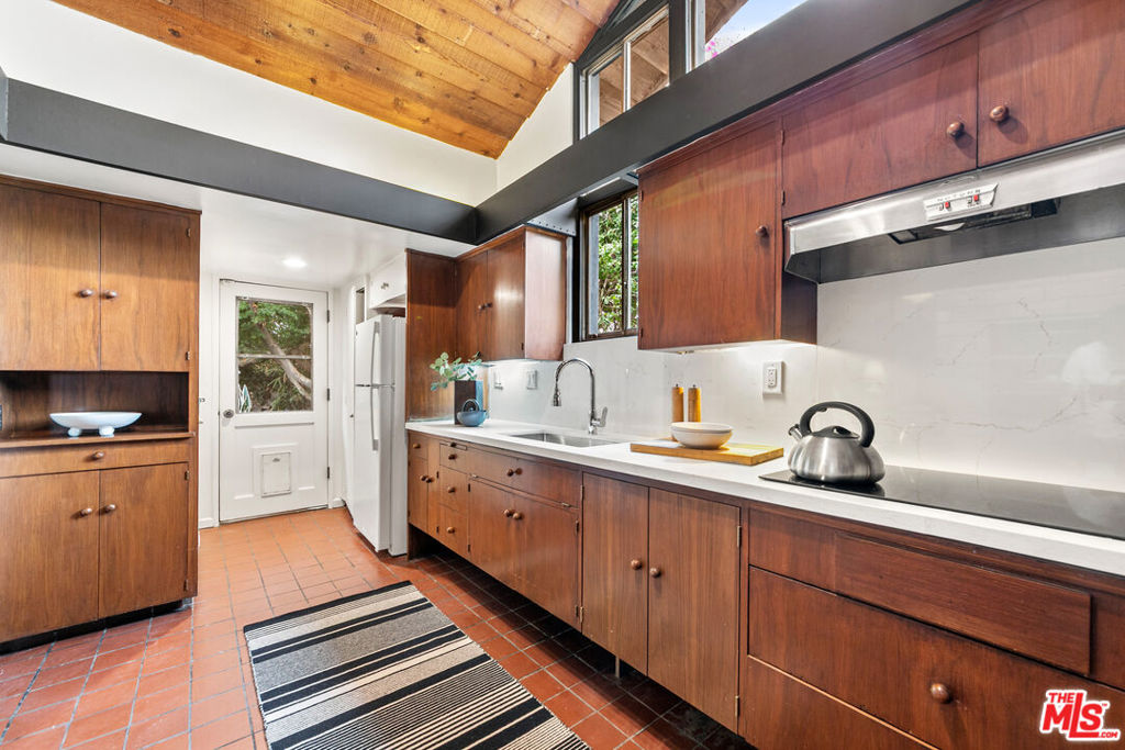 3147 Waverly Drive