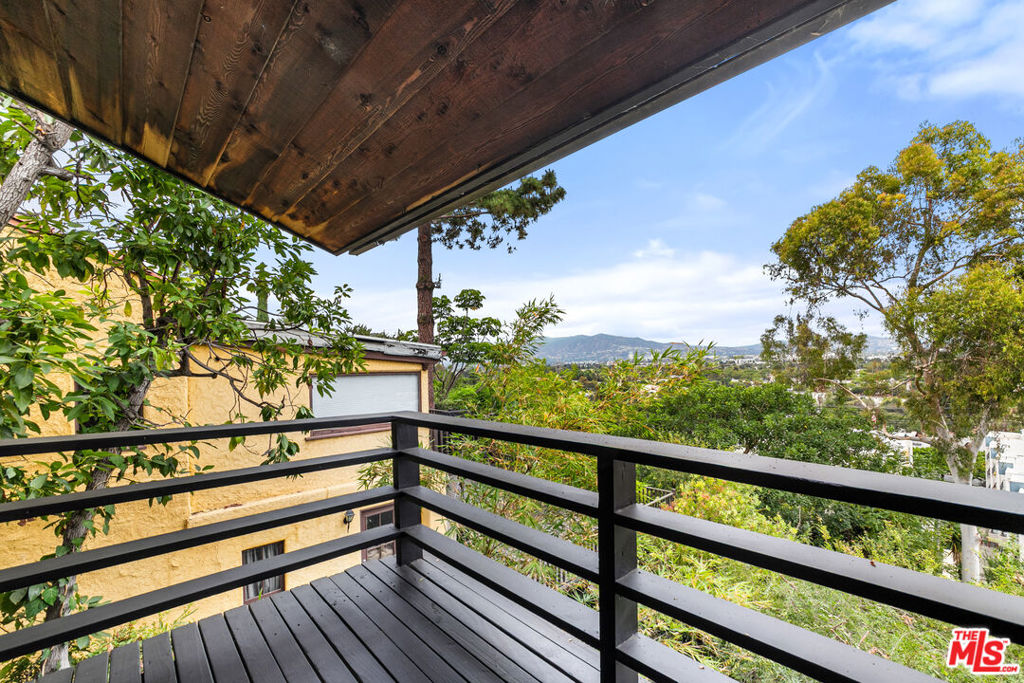 3147 Waverly Drive