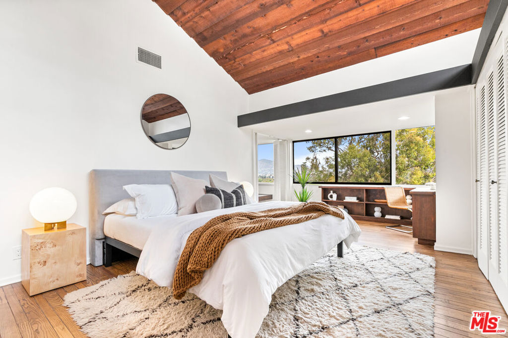 3147 Waverly Drive