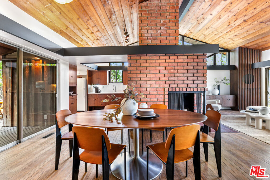 3147 Waverly Drive