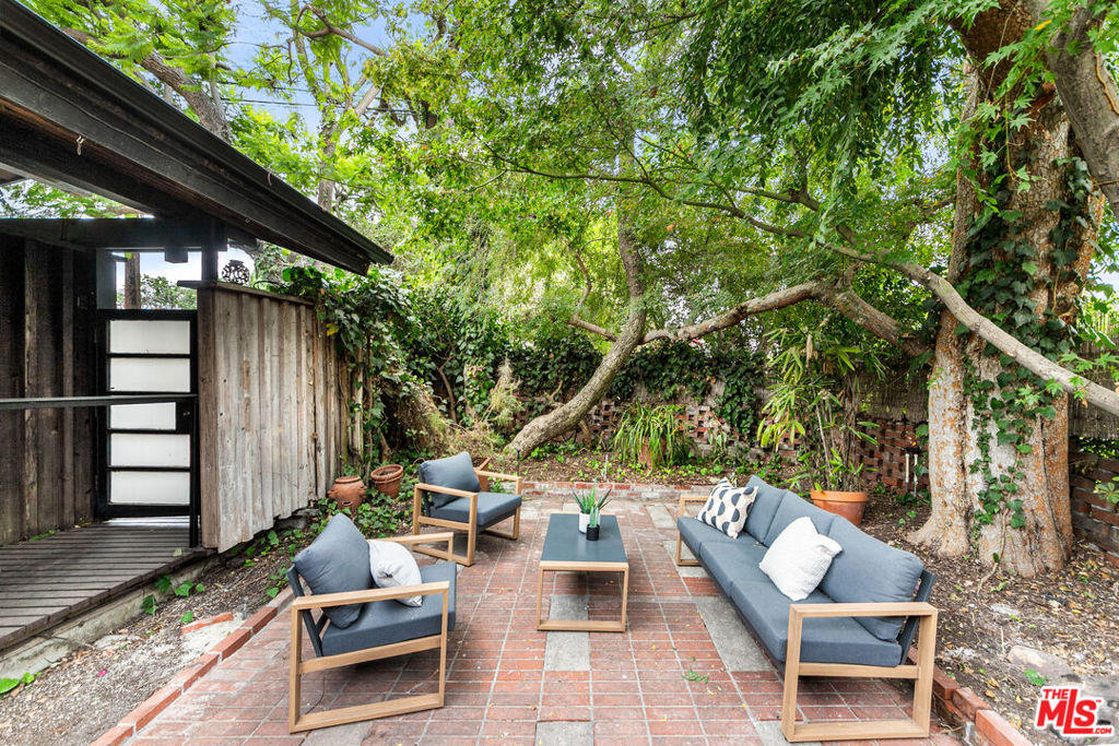 3147 Waverly Drive