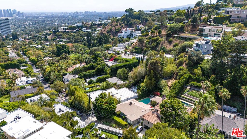 1545 N Doheny Drive