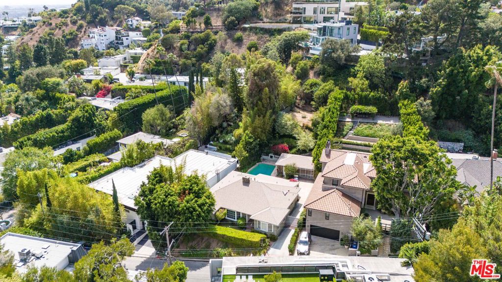 1545 N Doheny Drive