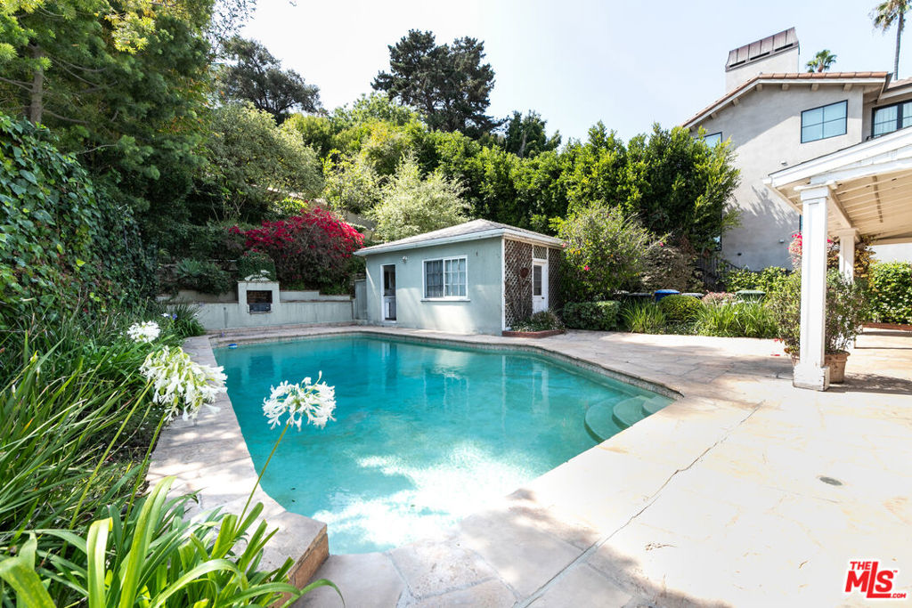 1545 N Doheny Drive