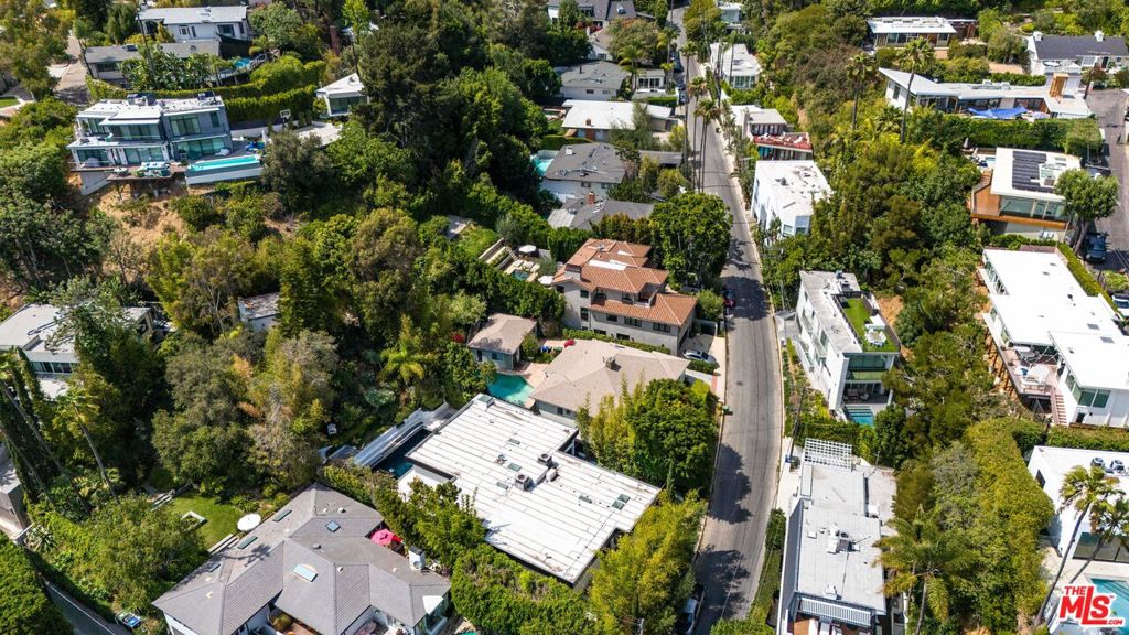 1545 N Doheny Drive