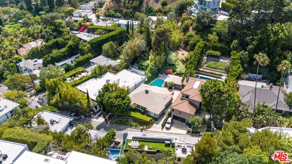 1545 N Doheny Drive