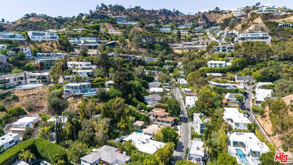 1545 N Doheny Drive