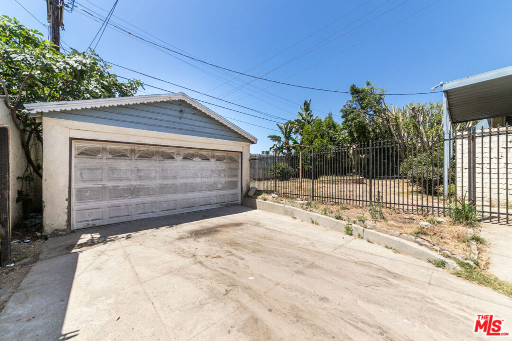 4414 Ambrose Avenue