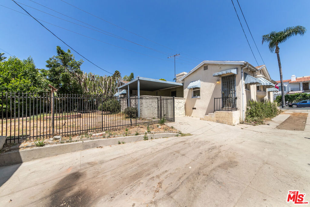 4414 Ambrose Avenue