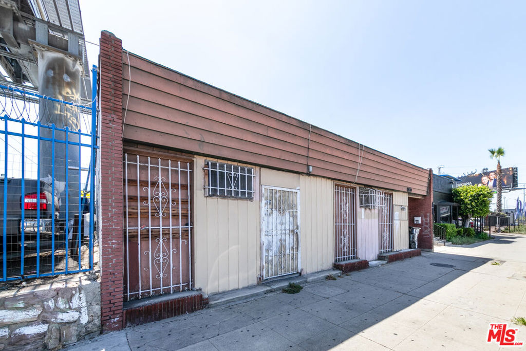 1430 S La Brea Avenue