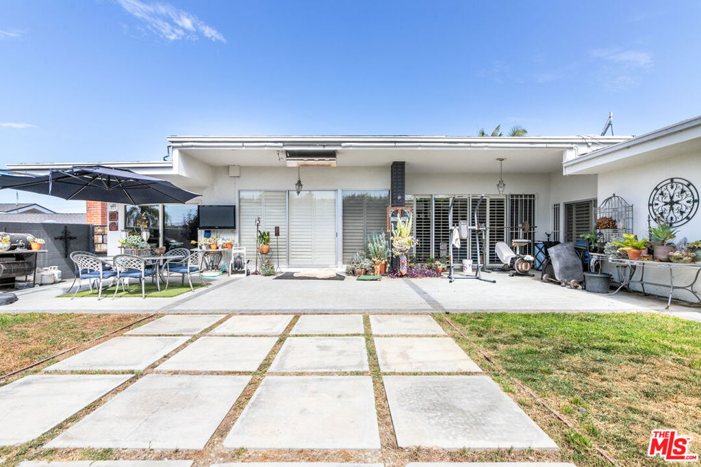6704 Bedford Avenue