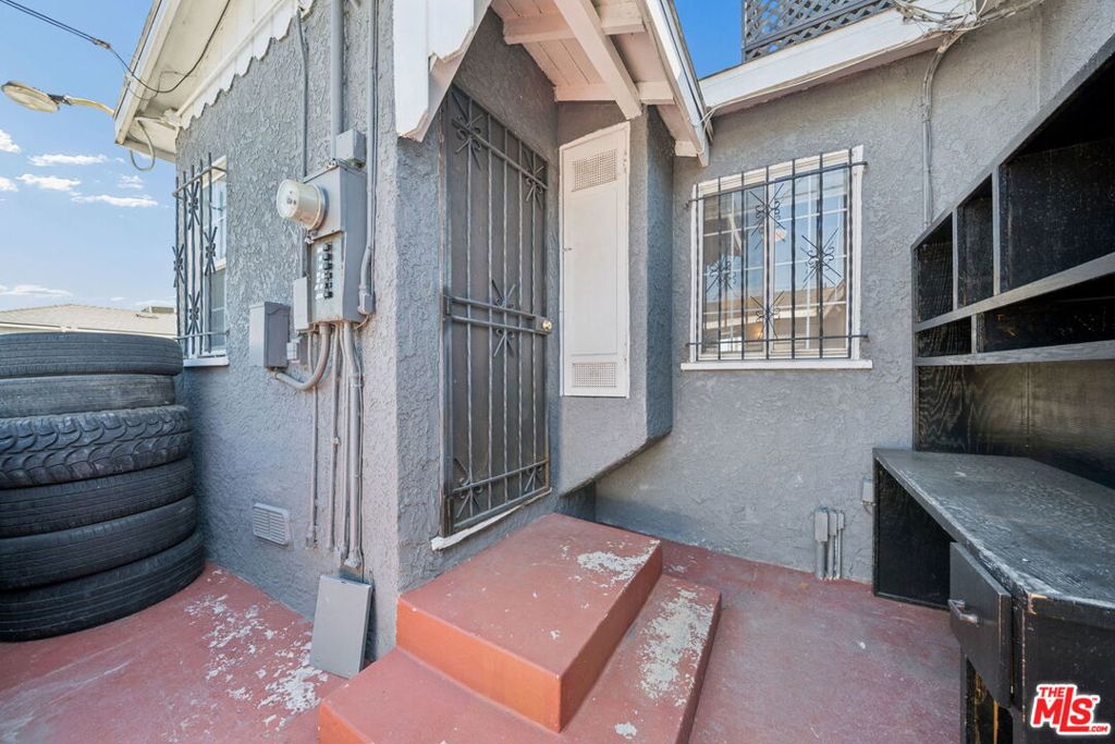 601 W Arbutus Street