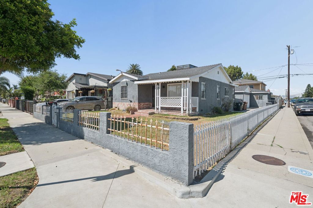 601 W Arbutus Street