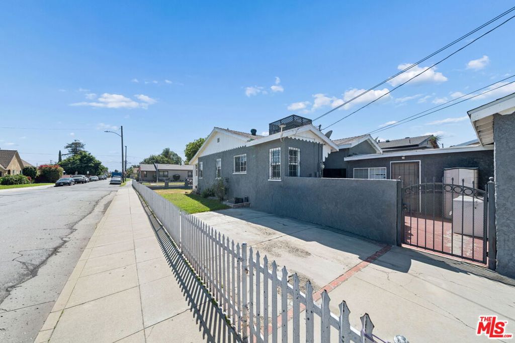 601 W Arbutus Street