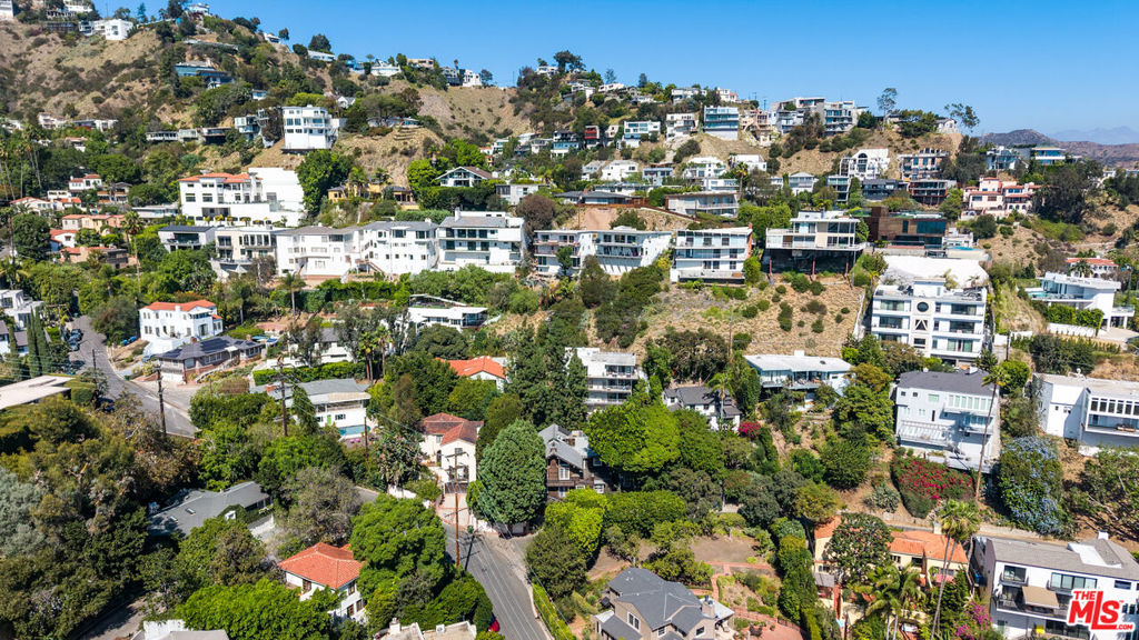 8497 Harold Way