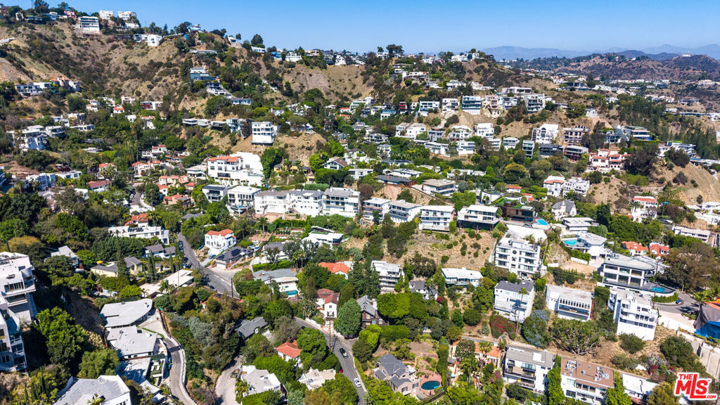 8497 Harold Way
